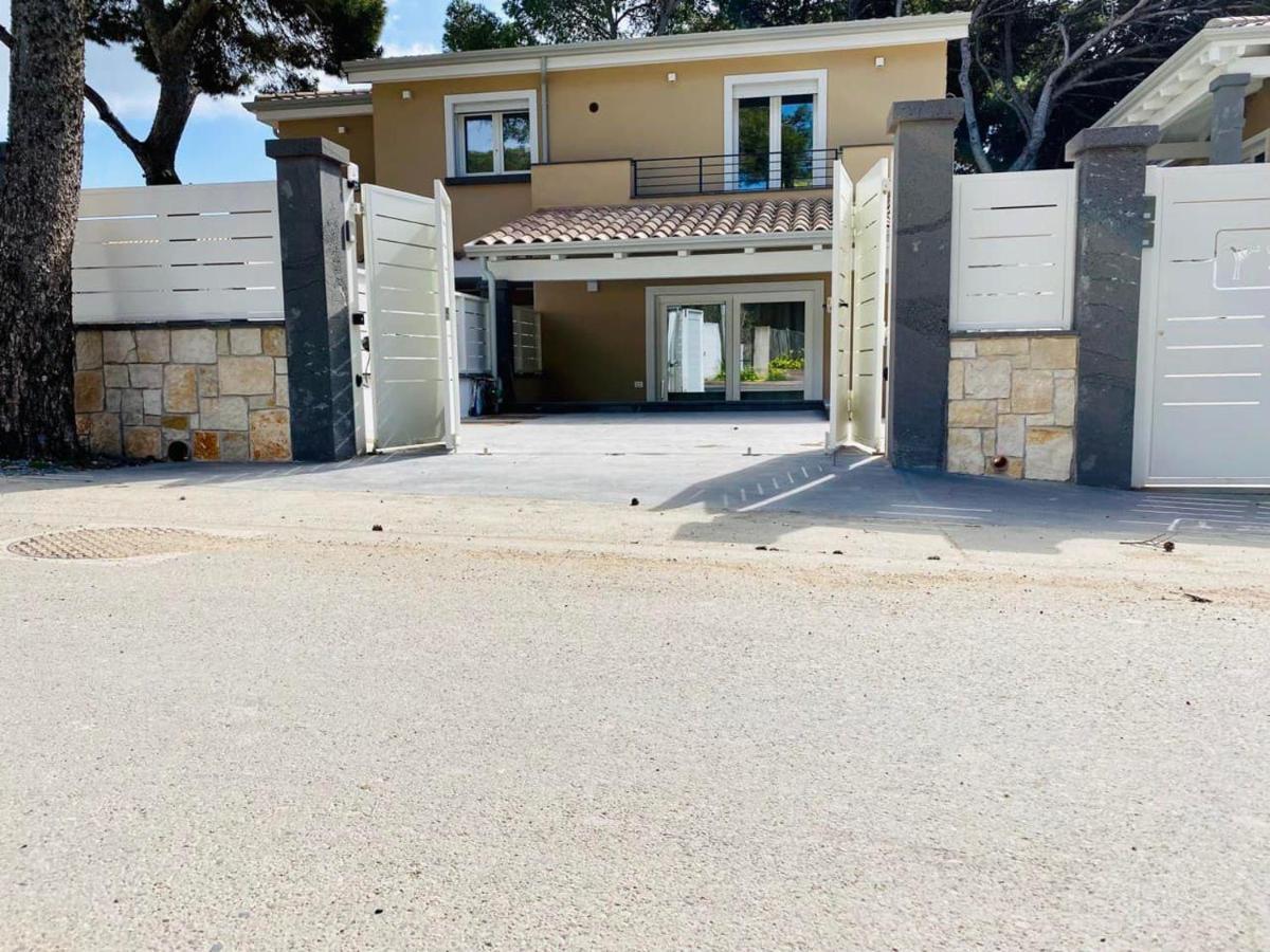 Nuova Residenza Dei 7 Pini A Pochi Passi Dal Mare Apartment Porto Pino Luaran gambar