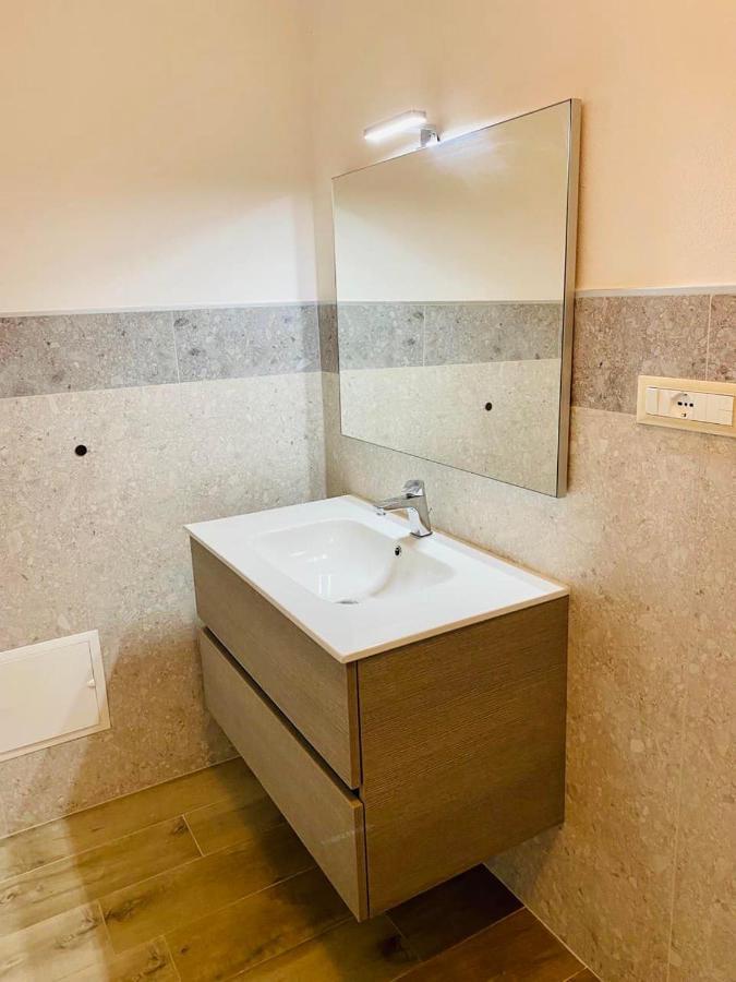 Nuova Residenza Dei 7 Pini A Pochi Passi Dal Mare Apartment Porto Pino Luaran gambar